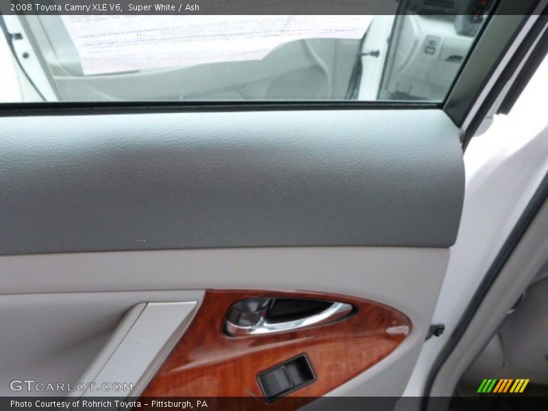 Super White / Ash 2008 Toyota Camry XLE V6