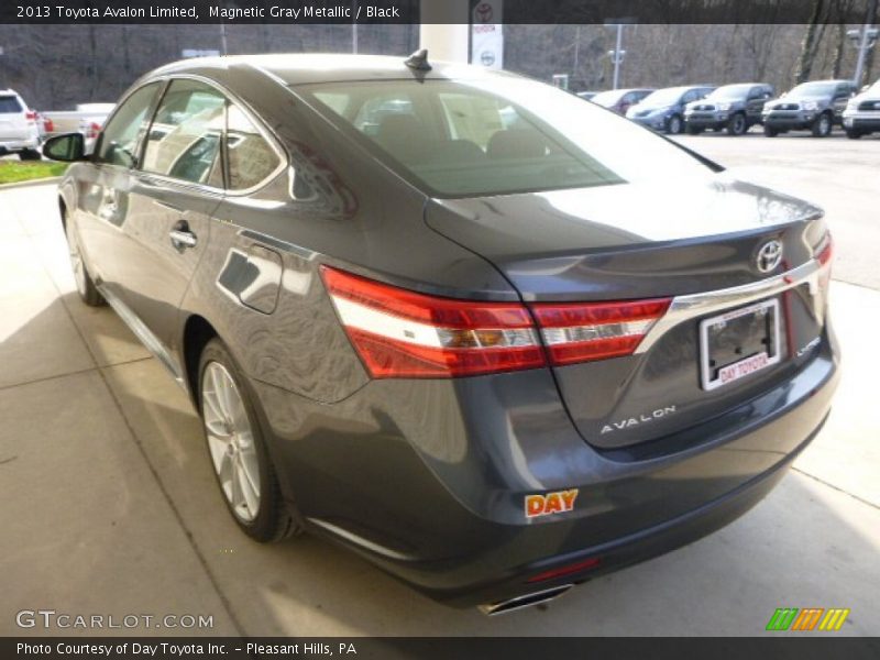 Magnetic Gray Metallic / Black 2013 Toyota Avalon Limited