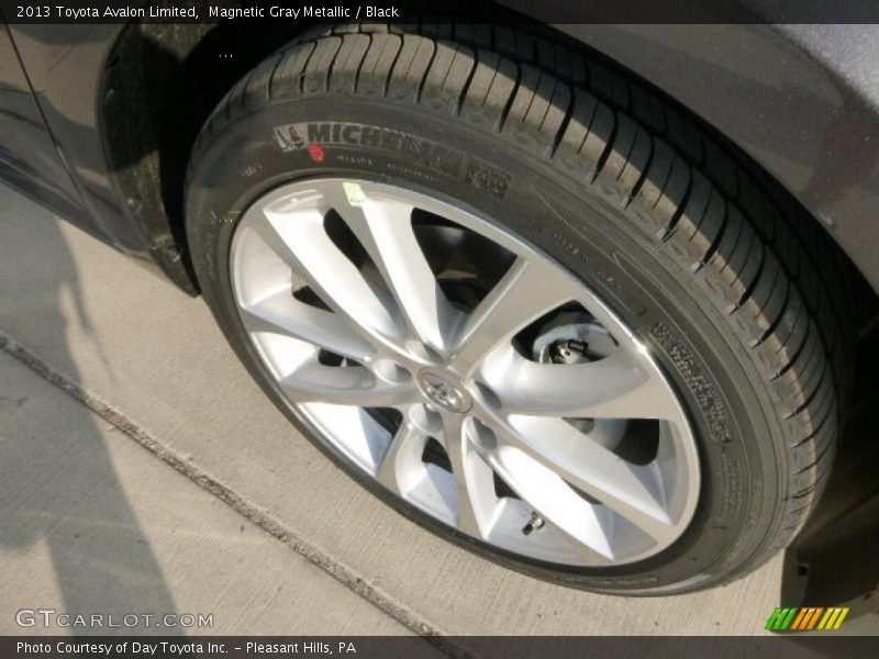 Magnetic Gray Metallic / Black 2013 Toyota Avalon Limited