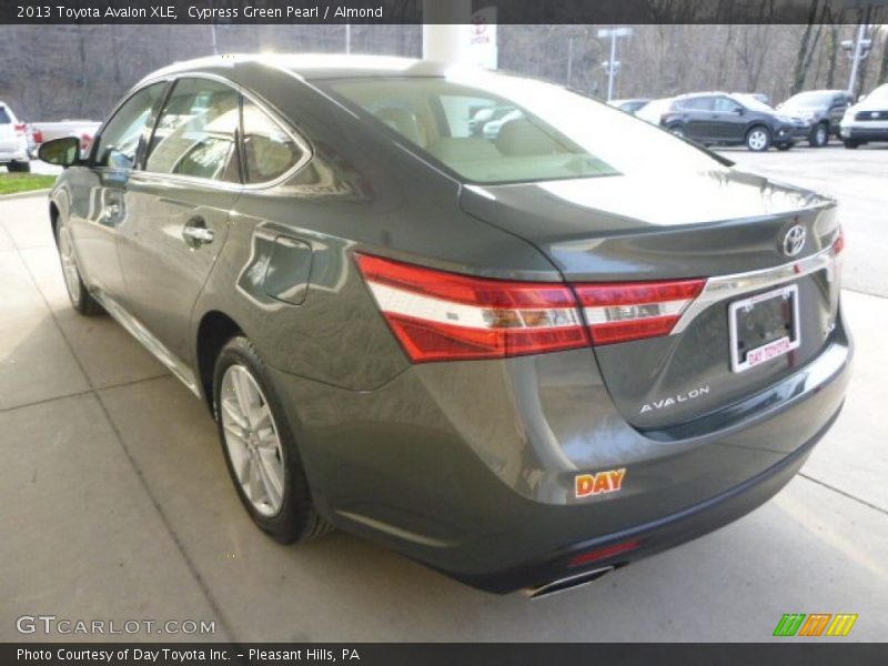 Cypress Green Pearl / Almond 2013 Toyota Avalon XLE