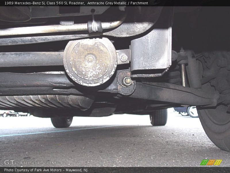 Undercarriage of 1989 SL Class 560 SL Roadster