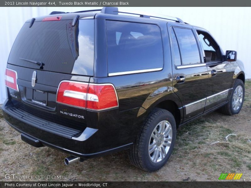 Tuxedo Black Metallic / Charcoal Black 2013 Lincoln Navigator 4x4
