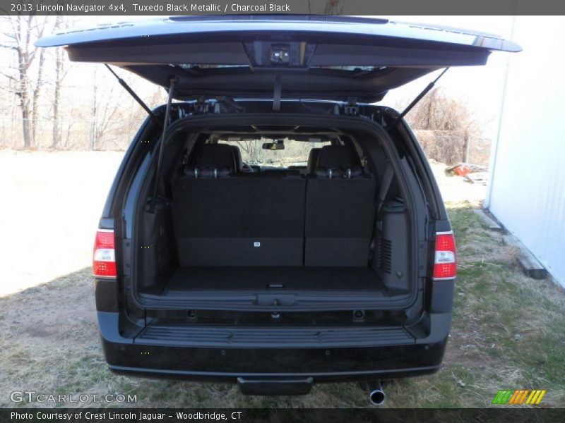 Tuxedo Black Metallic / Charcoal Black 2013 Lincoln Navigator 4x4