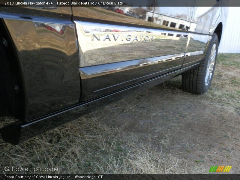 Tuxedo Black Metallic / Charcoal Black 2013 Lincoln Navigator 4x4