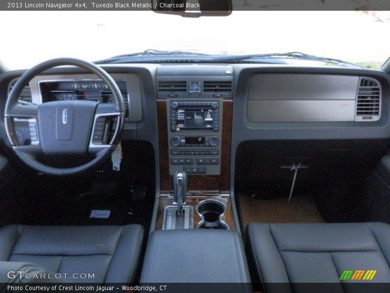 Tuxedo Black Metallic / Charcoal Black 2013 Lincoln Navigator 4x4