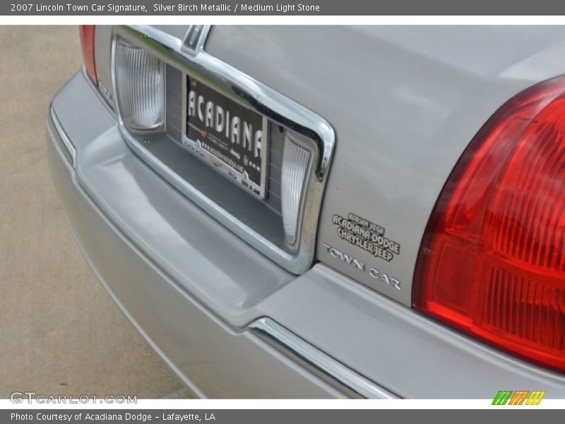 Silver Birch Metallic / Medium Light Stone 2007 Lincoln Town Car Signature
