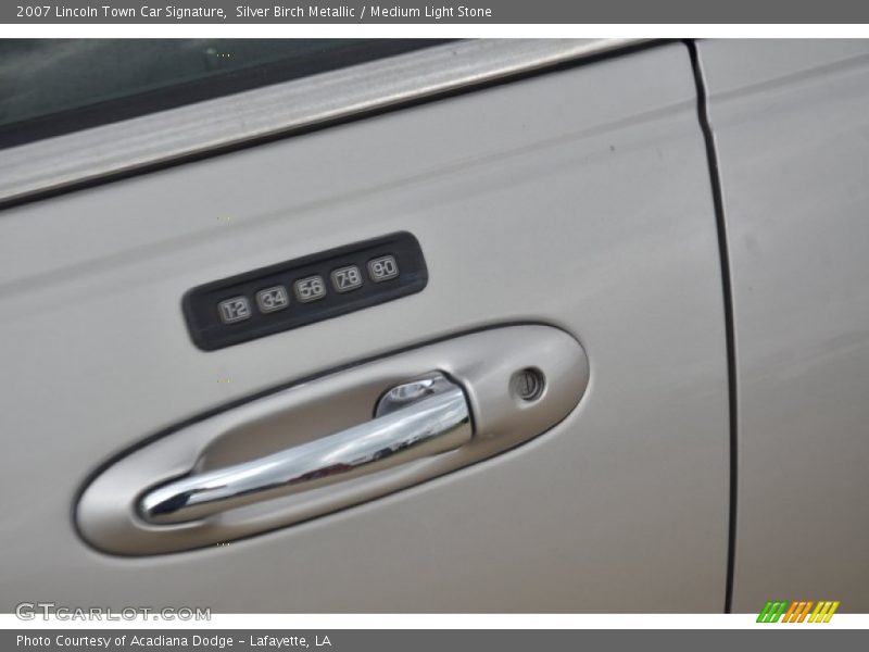 Silver Birch Metallic / Medium Light Stone 2007 Lincoln Town Car Signature