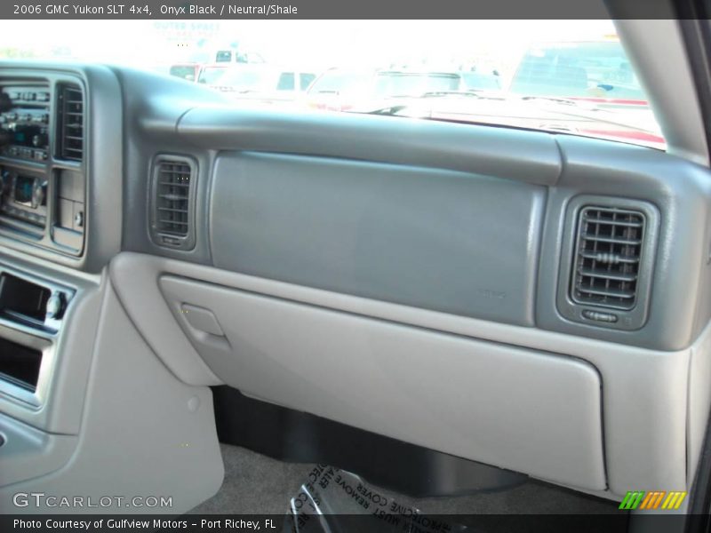 Onyx Black / Neutral/Shale 2006 GMC Yukon SLT 4x4