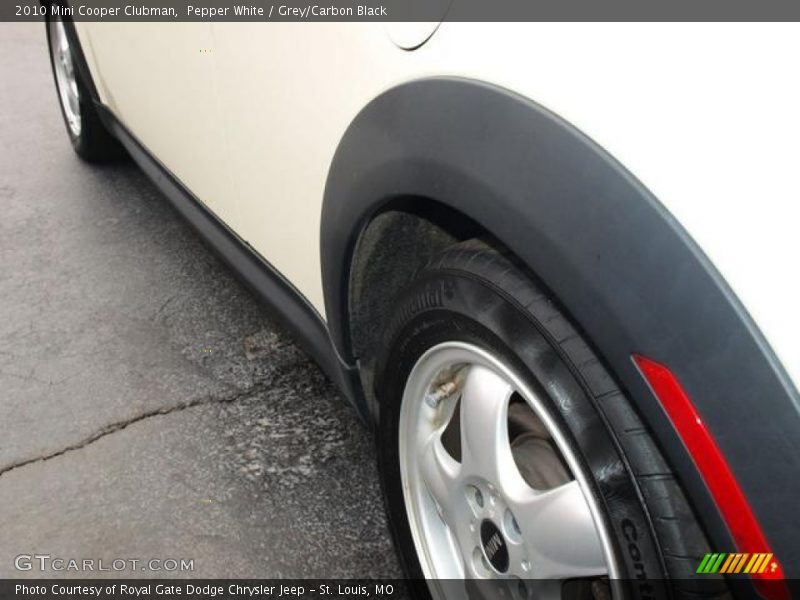 Pepper White / Grey/Carbon Black 2010 Mini Cooper Clubman