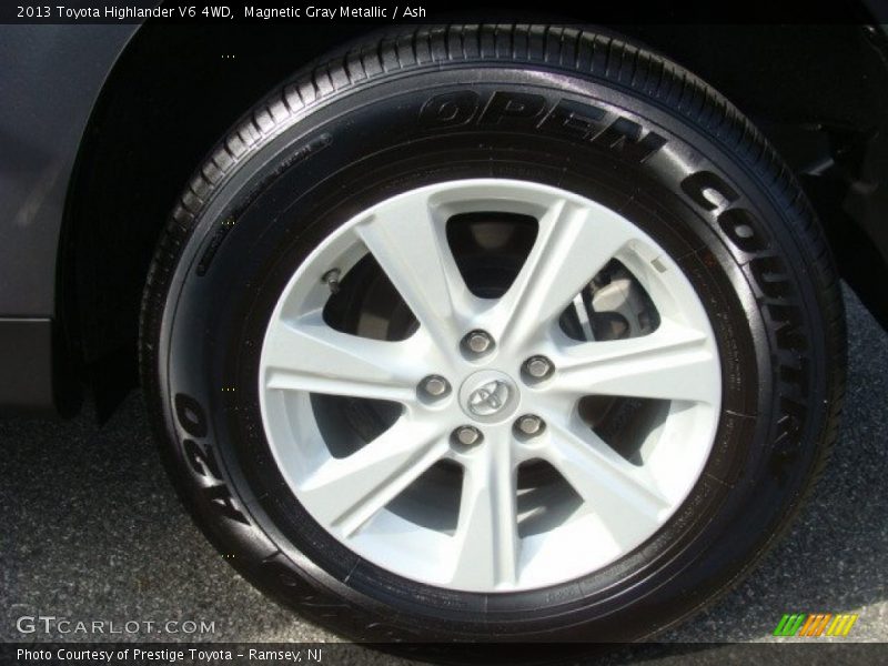 Magnetic Gray Metallic / Ash 2013 Toyota Highlander V6 4WD