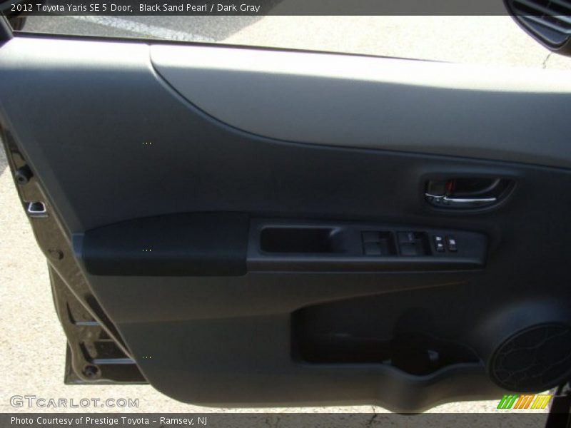 Black Sand Pearl / Dark Gray 2012 Toyota Yaris SE 5 Door