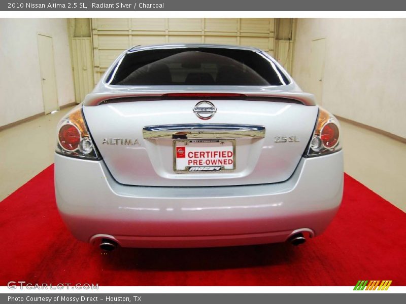 Radiant Silver / Charcoal 2010 Nissan Altima 2.5 SL