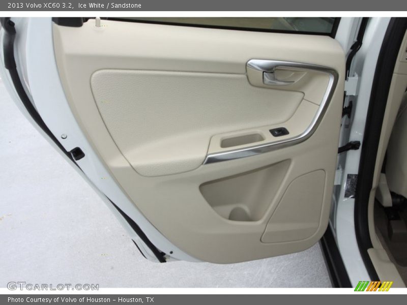 Ice White / Sandstone 2013 Volvo XC60 3.2