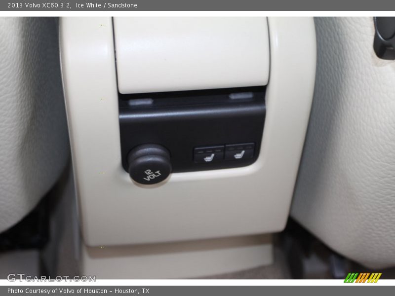 Ice White / Sandstone 2013 Volvo XC60 3.2
