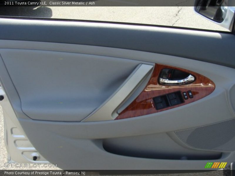 Classic Silver Metallic / Ash 2011 Toyota Camry XLE