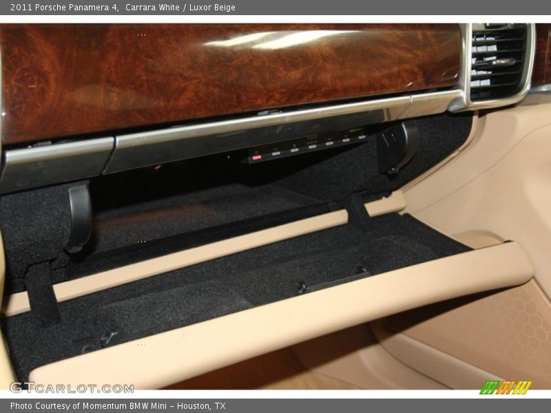 Carrara White / Luxor Beige 2011 Porsche Panamera 4