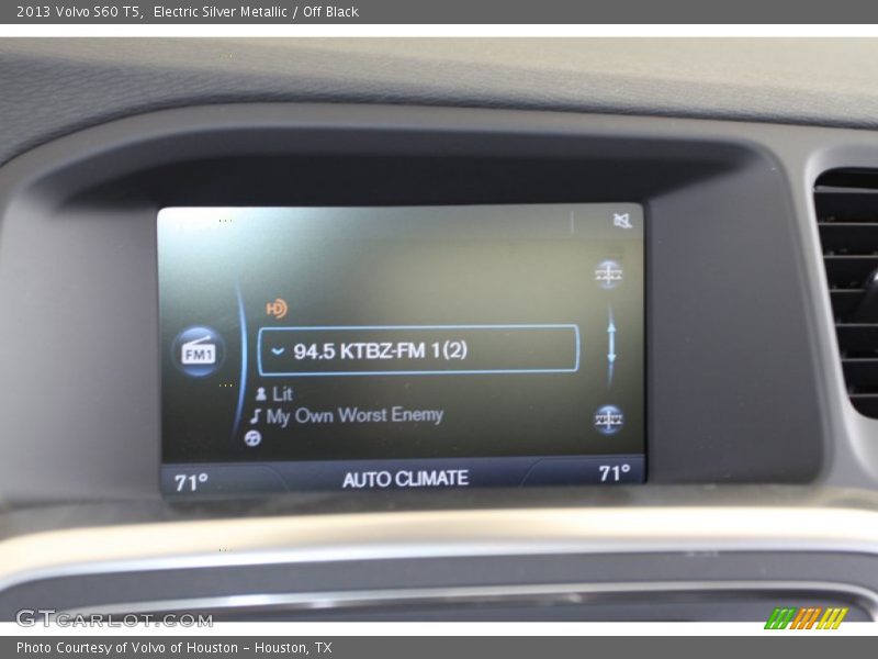 Electric Silver Metallic / Off Black 2013 Volvo S60 T5