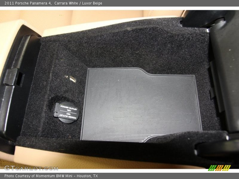 Carrara White / Luxor Beige 2011 Porsche Panamera 4