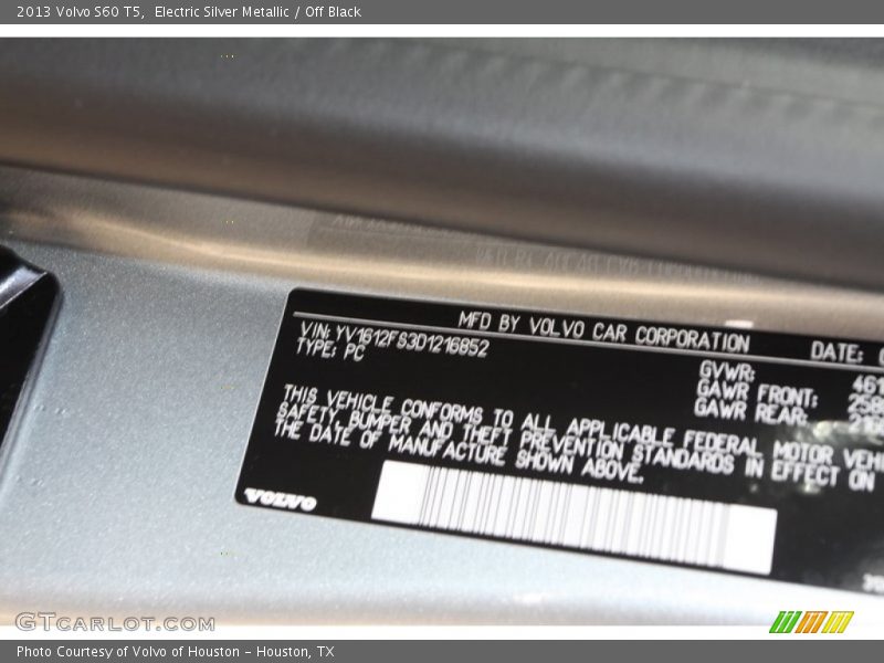 Electric Silver Metallic / Off Black 2013 Volvo S60 T5