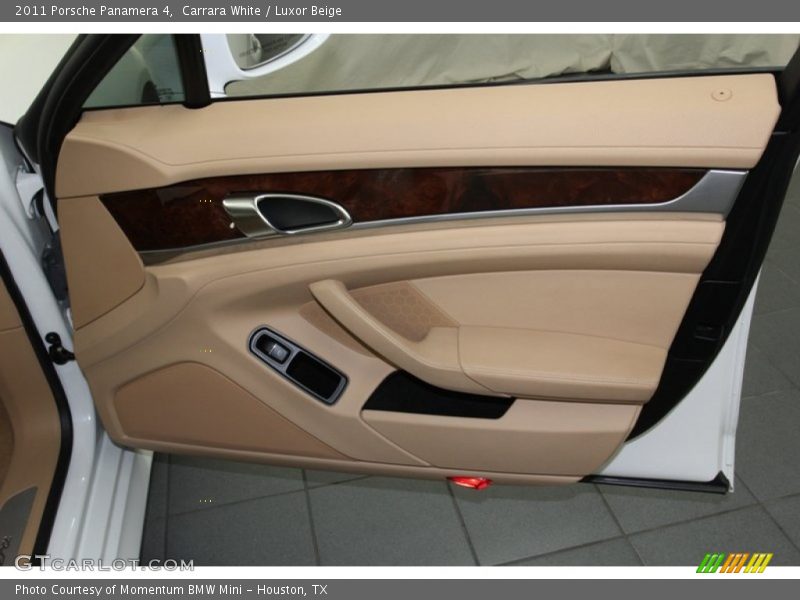 Carrara White / Luxor Beige 2011 Porsche Panamera 4
