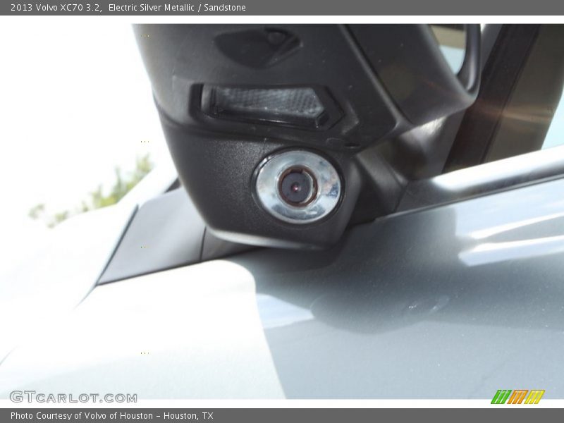 Electric Silver Metallic / Sandstone 2013 Volvo XC70 3.2