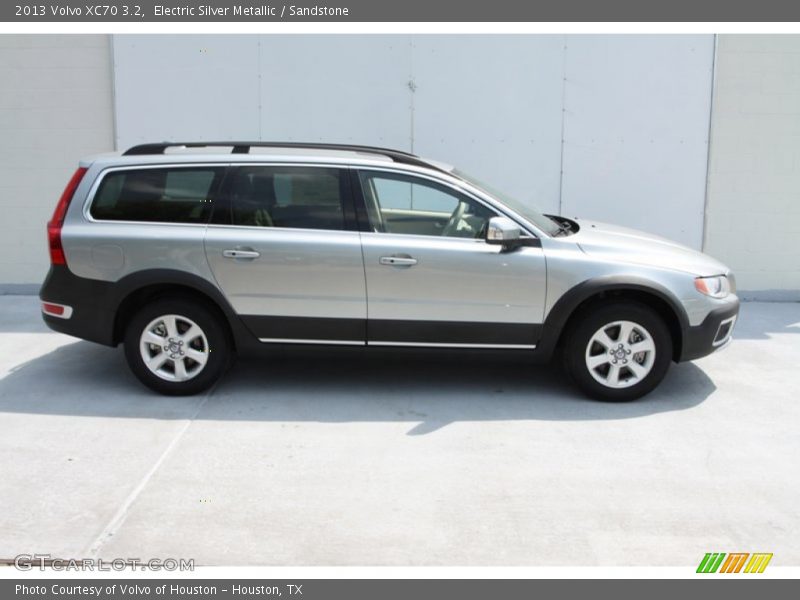 Electric Silver Metallic / Sandstone 2013 Volvo XC70 3.2