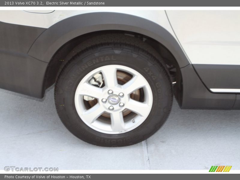 Electric Silver Metallic / Sandstone 2013 Volvo XC70 3.2