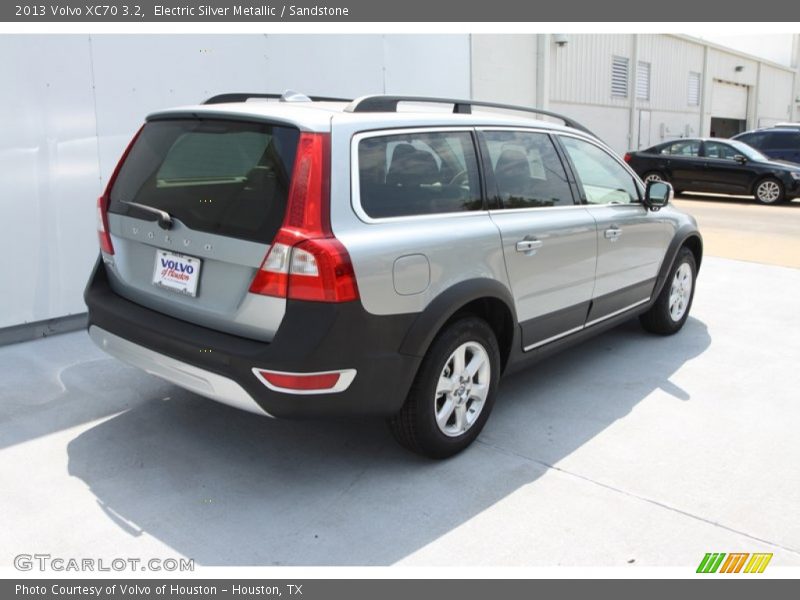 Electric Silver Metallic / Sandstone 2013 Volvo XC70 3.2