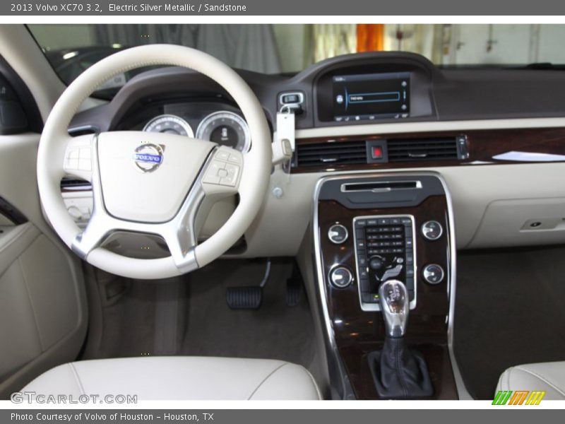Electric Silver Metallic / Sandstone 2013 Volvo XC70 3.2