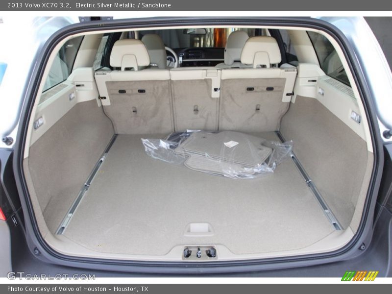  2013 XC70 3.2 Trunk