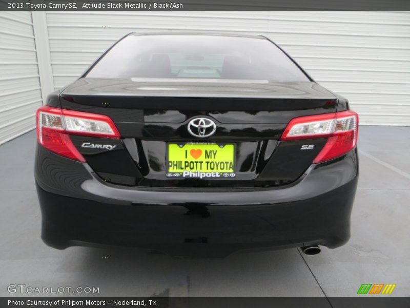 Attitude Black Metallic / Black/Ash 2013 Toyota Camry SE
