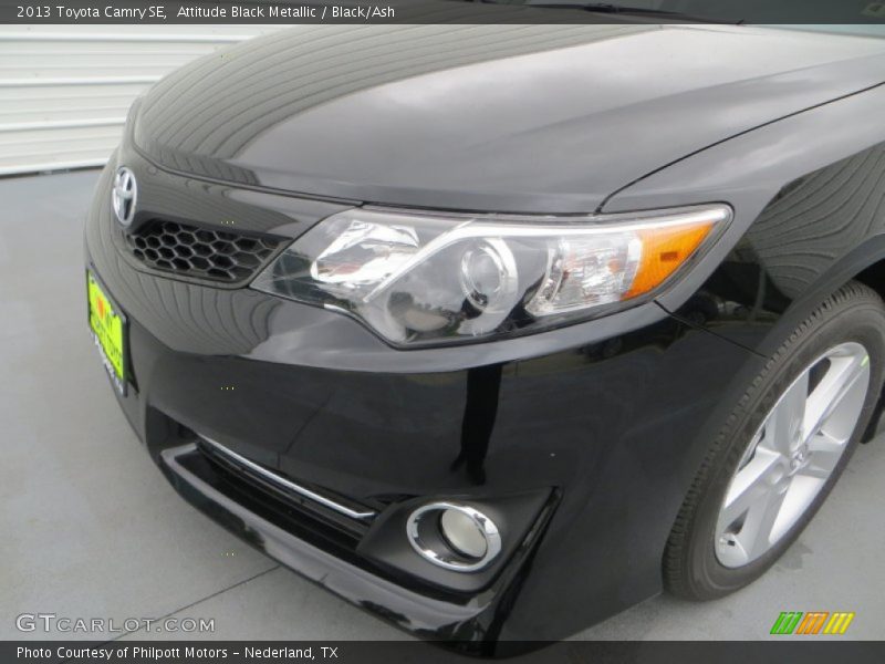 Attitude Black Metallic / Black/Ash 2013 Toyota Camry SE