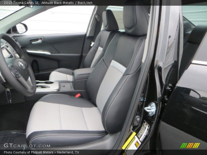 Attitude Black Metallic / Black/Ash 2013 Toyota Camry SE