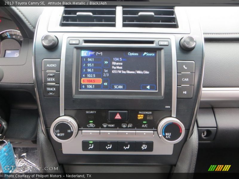 Attitude Black Metallic / Black/Ash 2013 Toyota Camry SE