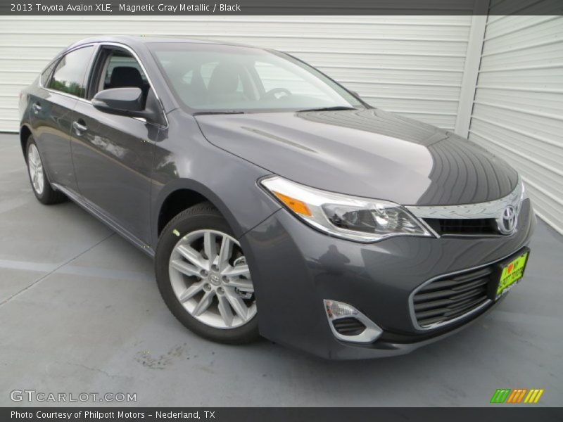 Magnetic Gray Metallic / Black 2013 Toyota Avalon XLE