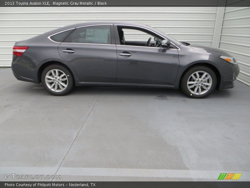 Magnetic Gray Metallic / Black 2013 Toyota Avalon XLE