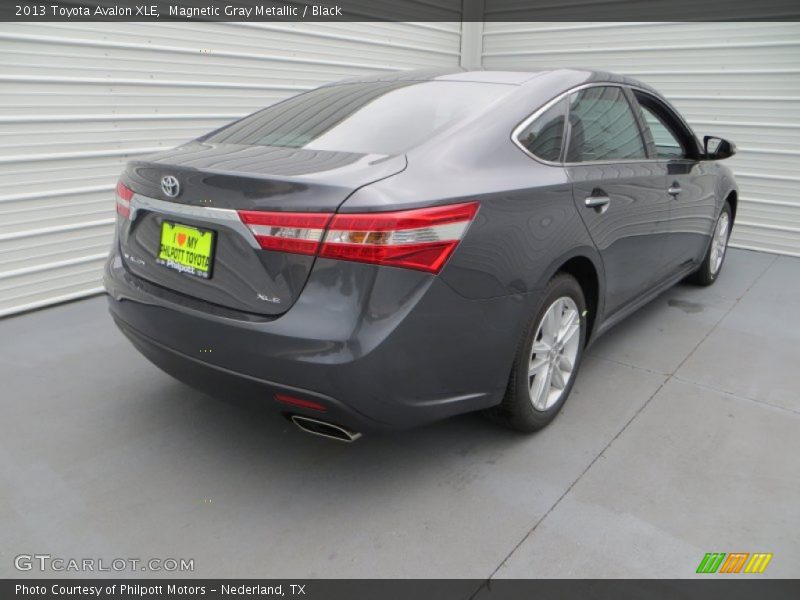 Magnetic Gray Metallic / Black 2013 Toyota Avalon XLE