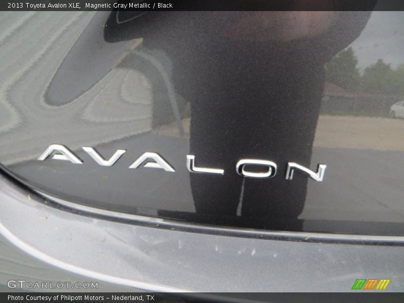 Magnetic Gray Metallic / Black 2013 Toyota Avalon XLE