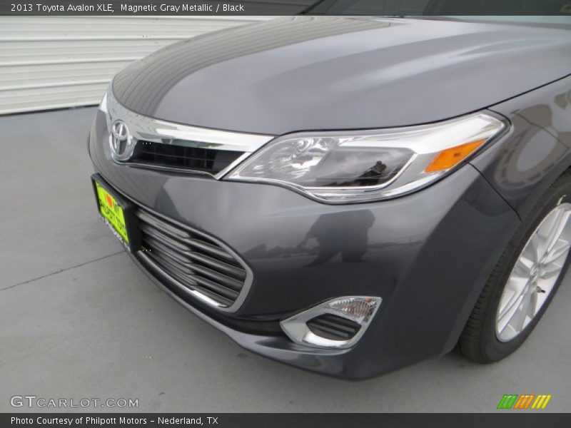 Magnetic Gray Metallic / Black 2013 Toyota Avalon XLE