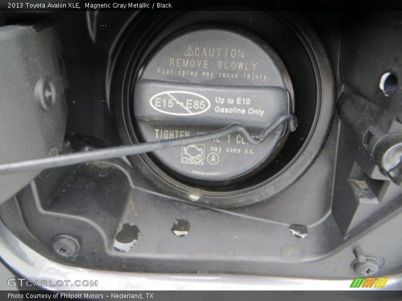 Magnetic Gray Metallic / Black 2013 Toyota Avalon XLE