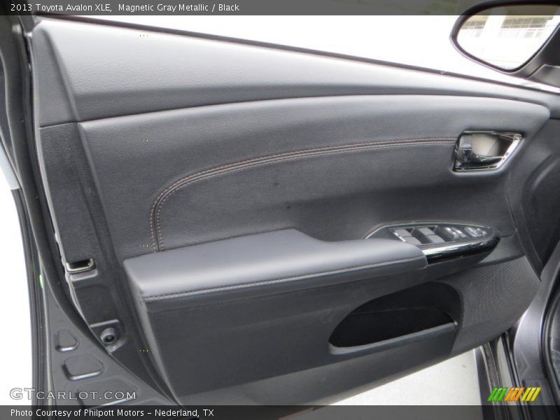 Magnetic Gray Metallic / Black 2013 Toyota Avalon XLE