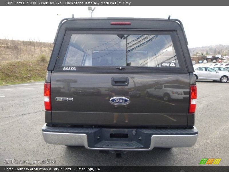 Dark Stone Metallic / Medium Flint Grey 2005 Ford F150 XL SuperCab 4x4