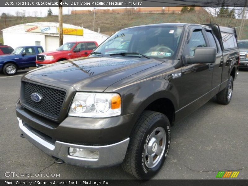 Dark Stone Metallic / Medium Flint Grey 2005 Ford F150 XL SuperCab 4x4