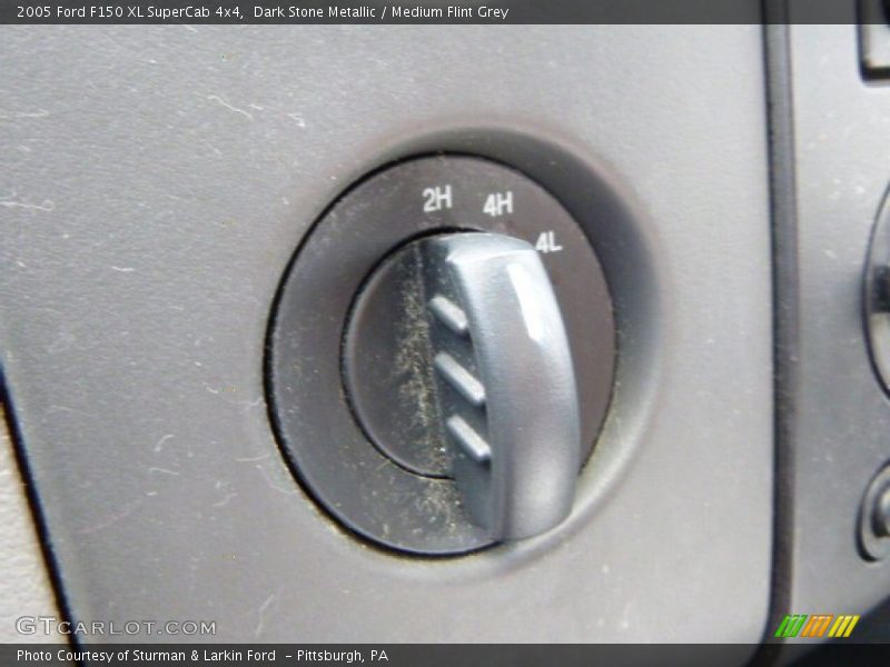 Dark Stone Metallic / Medium Flint Grey 2005 Ford F150 XL SuperCab 4x4