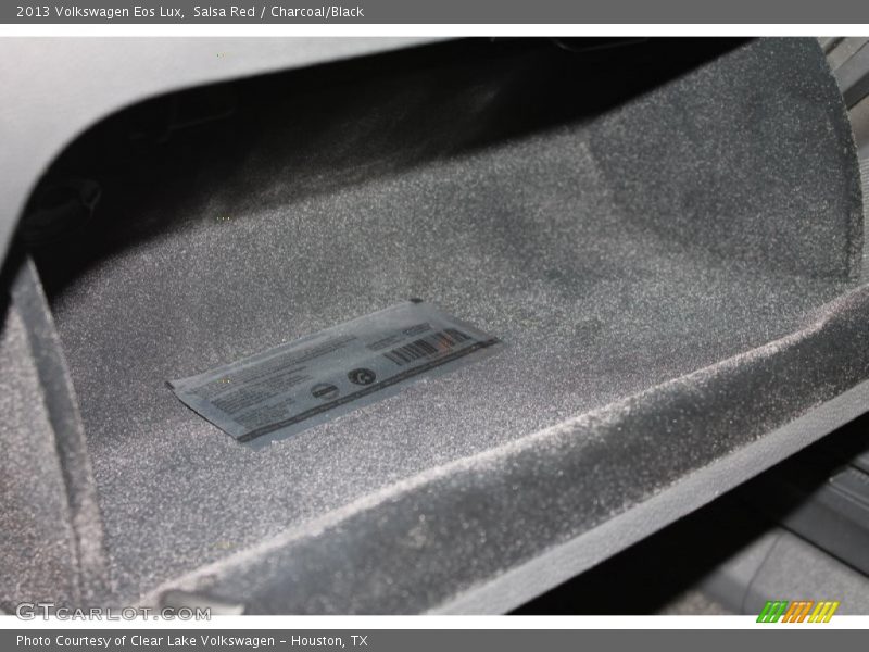 Salsa Red / Charcoal/Black 2013 Volkswagen Eos Lux