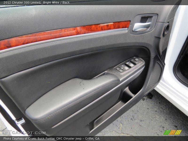 Bright White / Black 2012 Chrysler 300 Limited