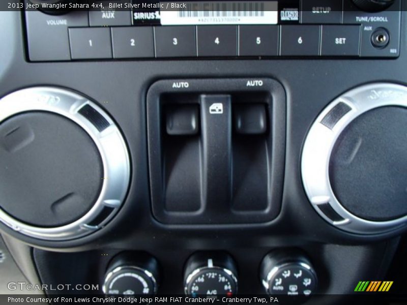 Billet Silver Metallic / Black 2013 Jeep Wrangler Sahara 4x4