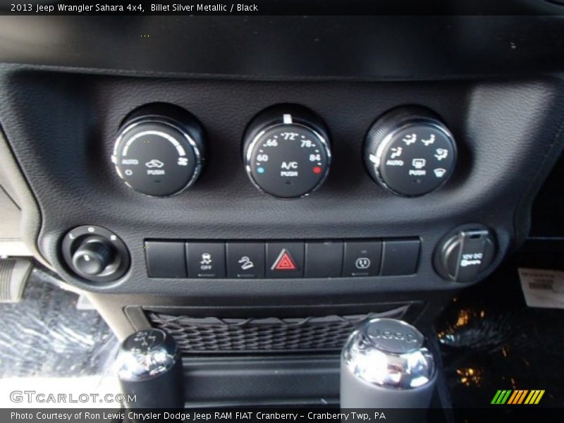 Billet Silver Metallic / Black 2013 Jeep Wrangler Sahara 4x4