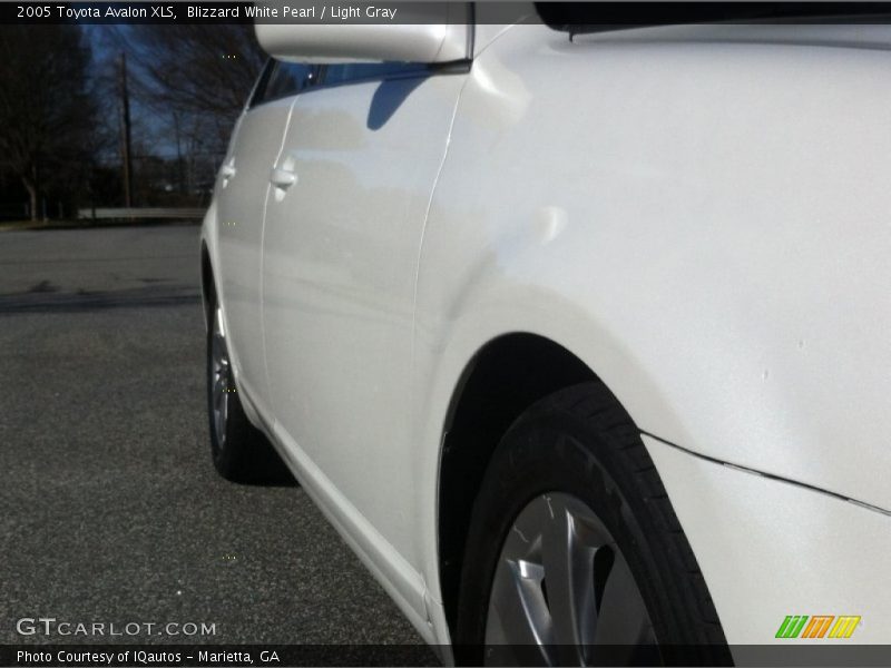Blizzard White Pearl / Light Gray 2005 Toyota Avalon XLS