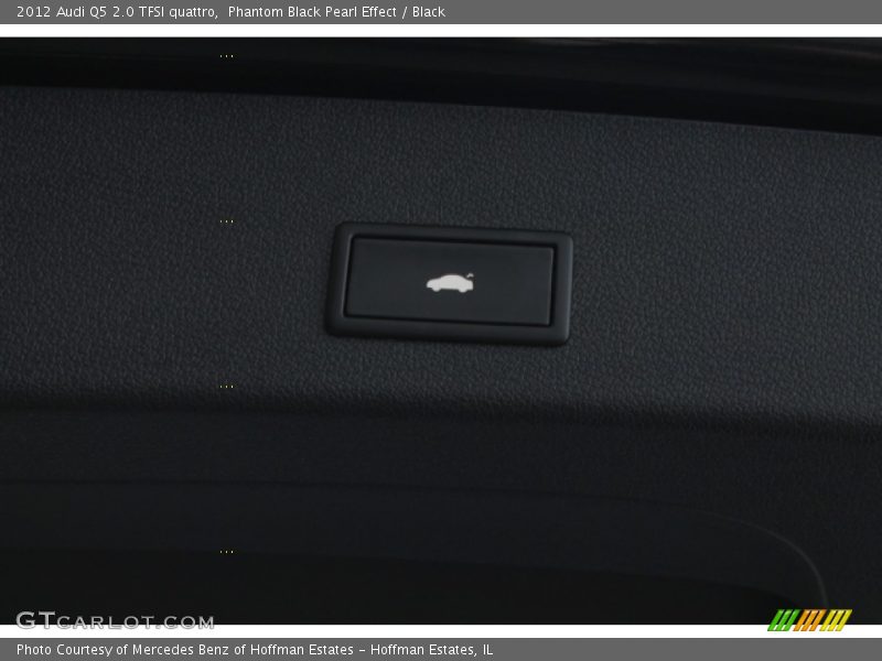 Phantom Black Pearl Effect / Black 2012 Audi Q5 2.0 TFSI quattro